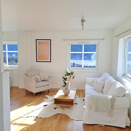 Warm And Cozy Apartment With Panoramic View Above The City Center Tromso Exterior photo