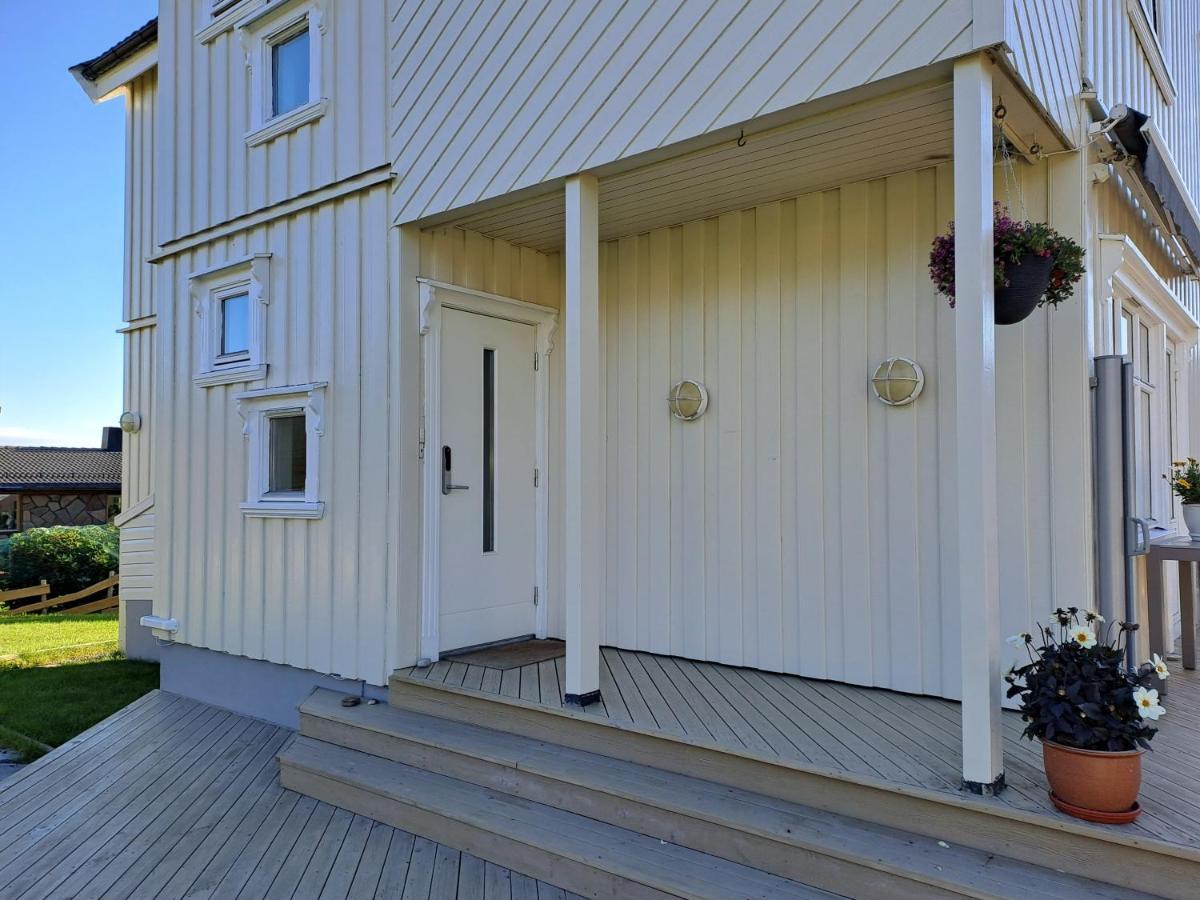 Warm And Cozy Apartment With Panoramic View Above The City Center Tromso Exterior photo