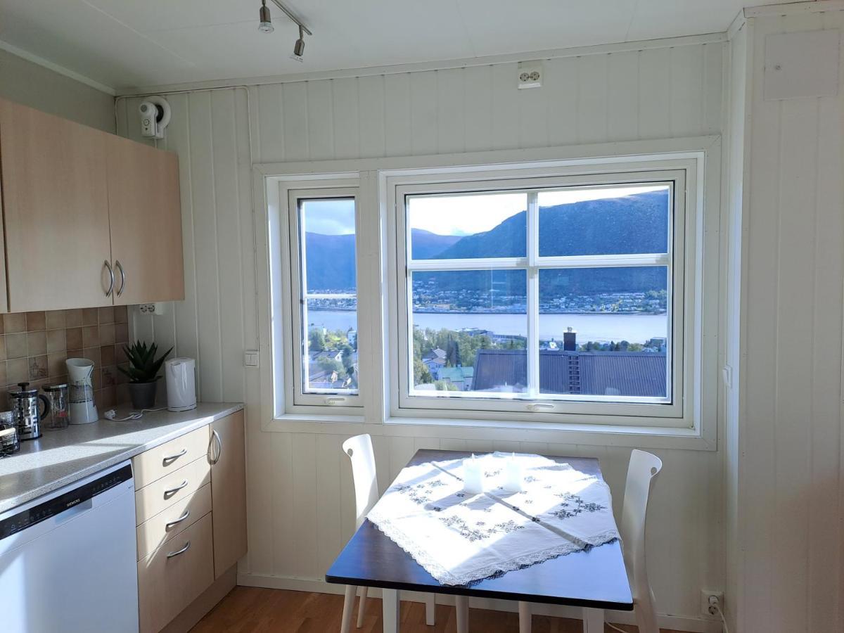 Warm And Cozy Apartment With Panoramic View Above The City Center Tromso Exterior photo