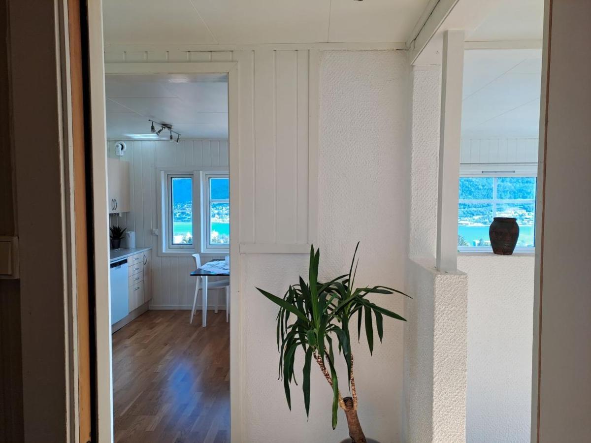 Warm And Cozy Apartment With Panoramic View Above The City Center Tromso Exterior photo